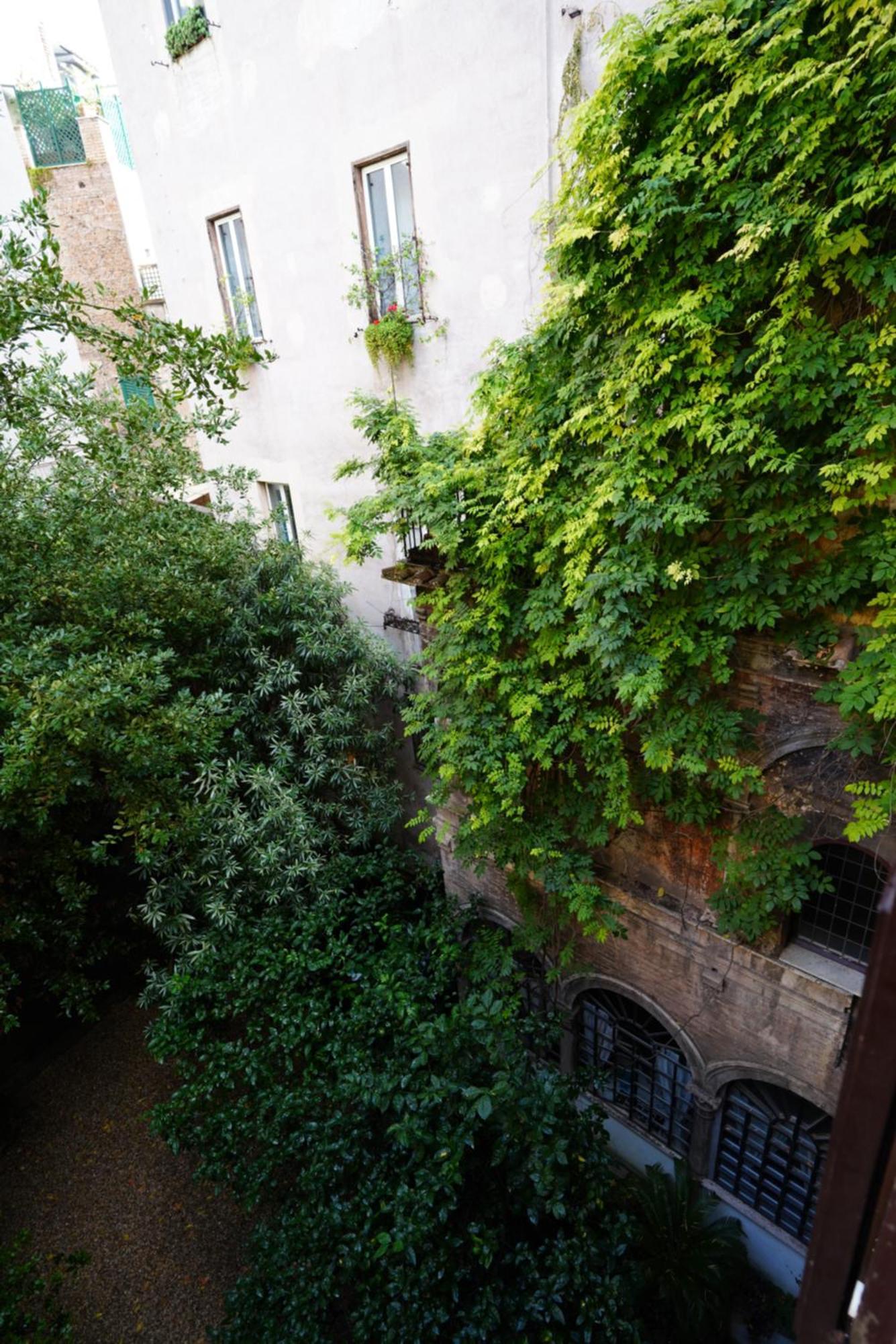 Rome Center, Luxury & History In Via Monserrato Екстер'єр фото